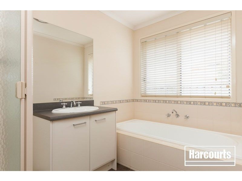 10 Fleet Street, Narre Warren South VIC 3805