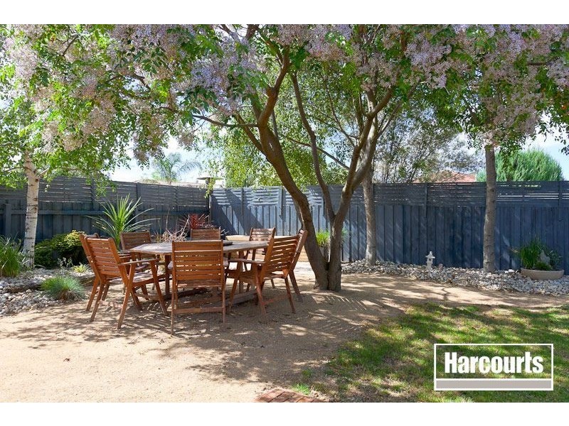 12 Hillman Court, Berwick VIC 3806