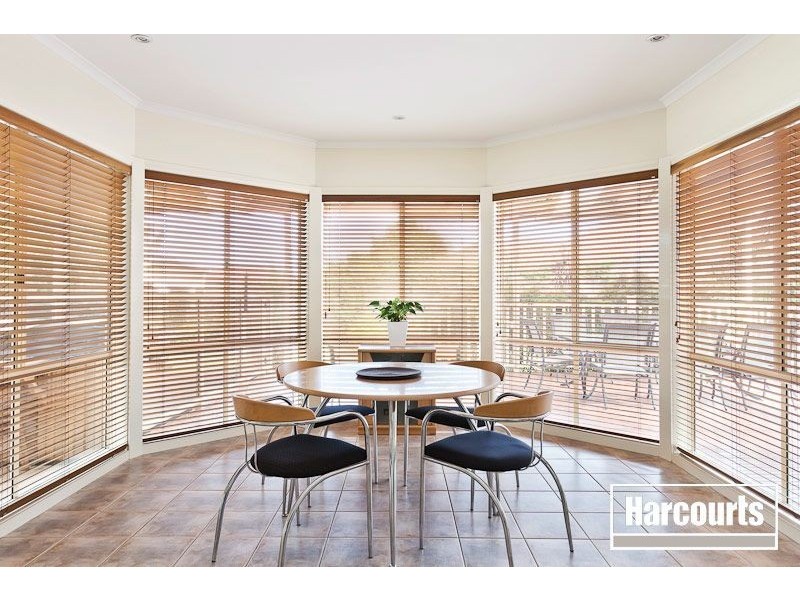 18 Caversham Terrace, Lynbrook VIC 3975