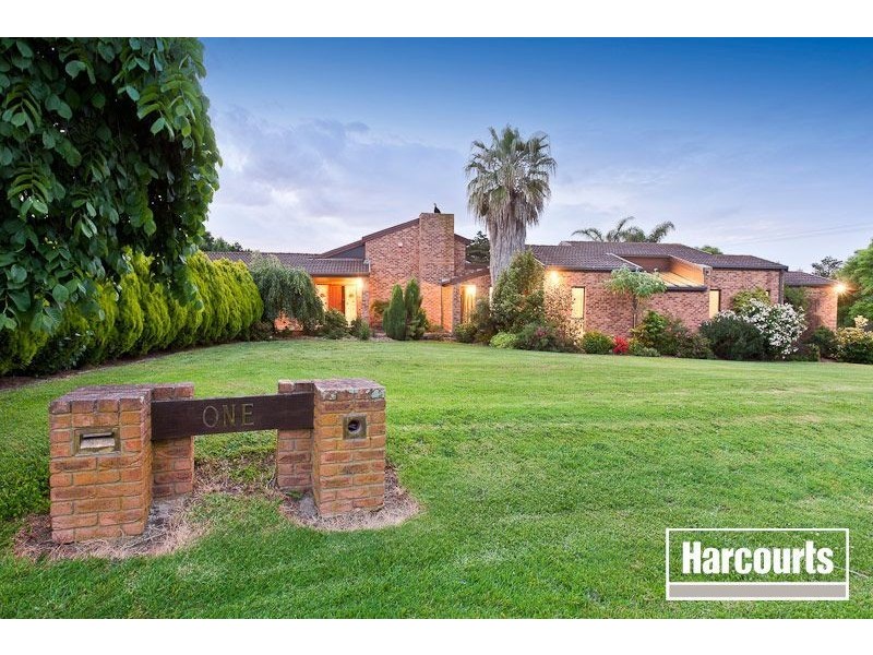 1 Halcyon Way, Narre Warren South VIC 3805