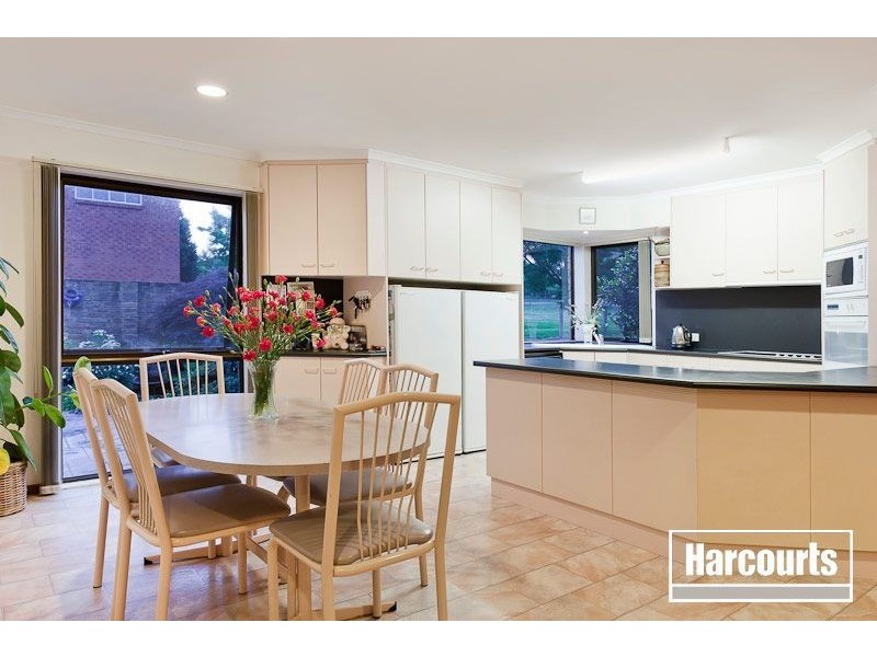1 Halcyon Way, Narre Warren South VIC 3805