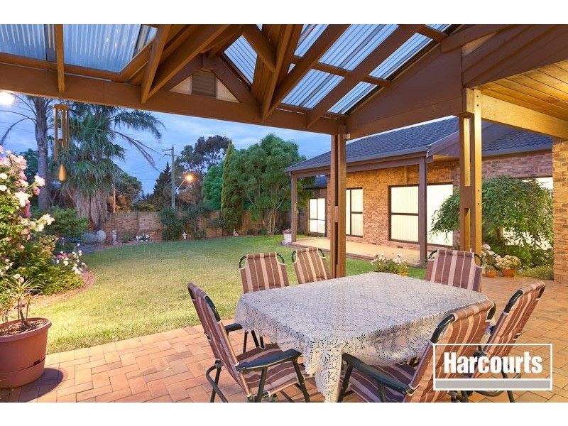 1 Halcyon Way, Narre Warren South VIC 3805