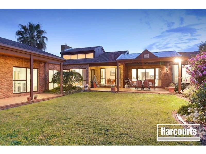 1 Halcyon Way, Narre Warren South VIC 3805