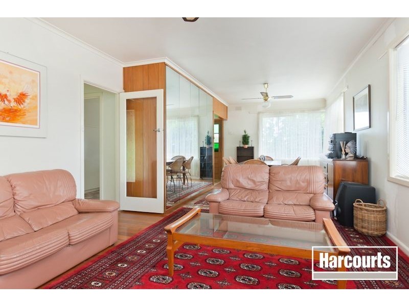 8 Inglis Road, Berwick VIC 3806
