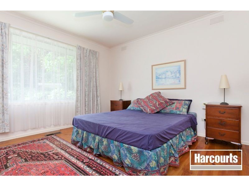 8 Inglis Road, Berwick VIC 3806
