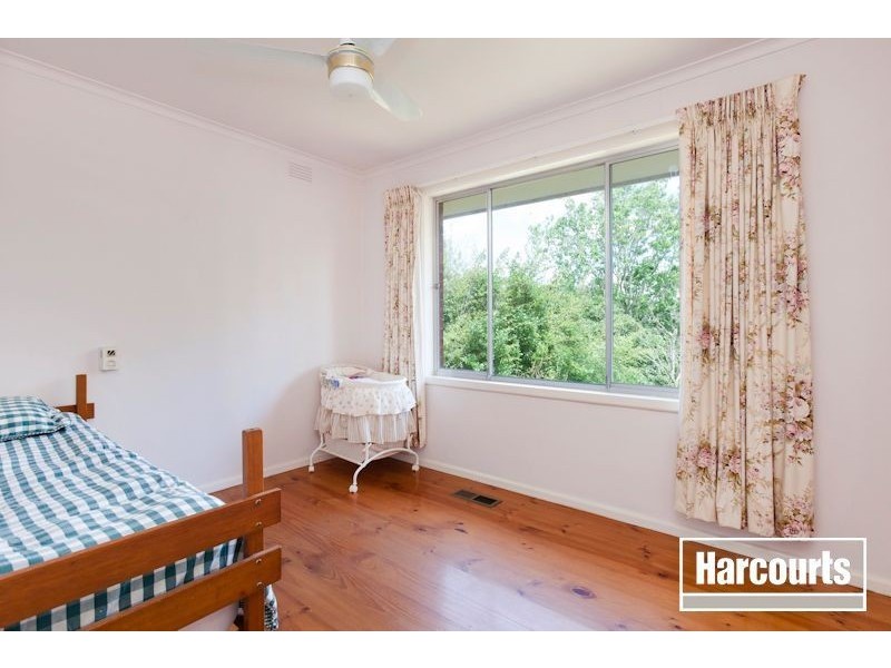 8 Inglis Road, Berwick VIC 3806