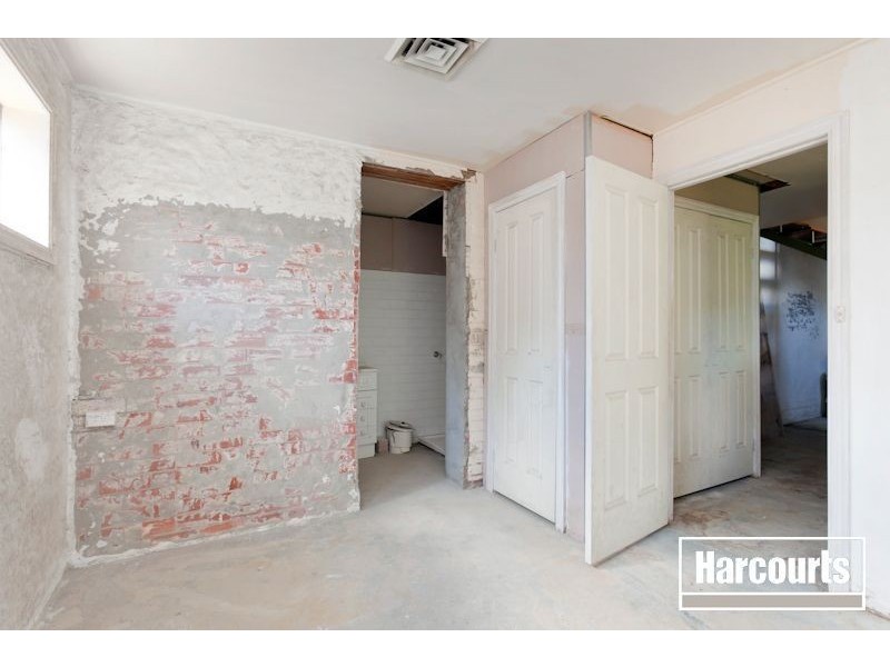 8 Inglis Road, Berwick VIC 3806