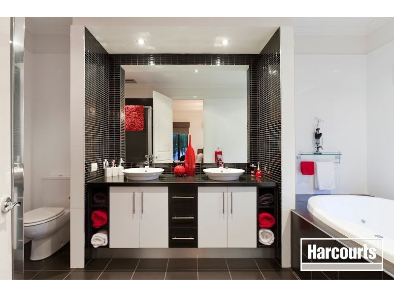 35 Viewgrand Drive, Berwick VIC 3806