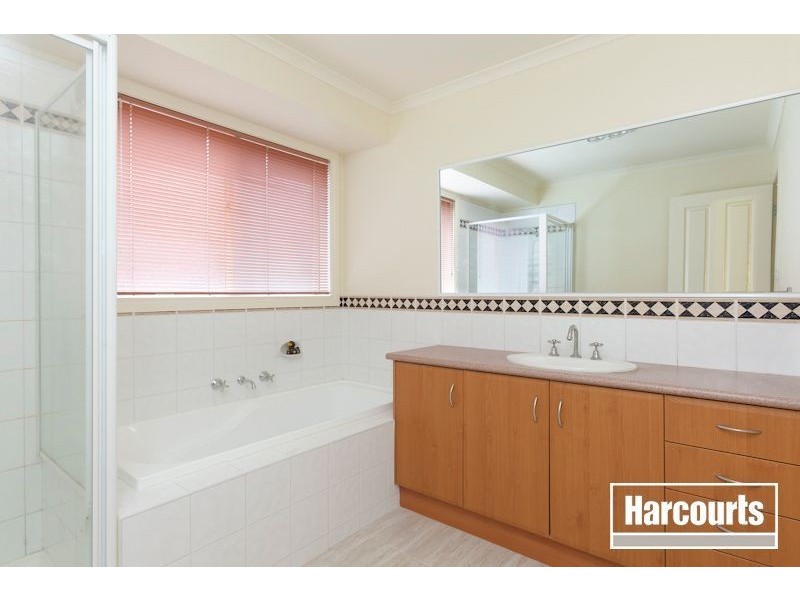 47 Rodlarni Crescent, Berwick VIC 3806