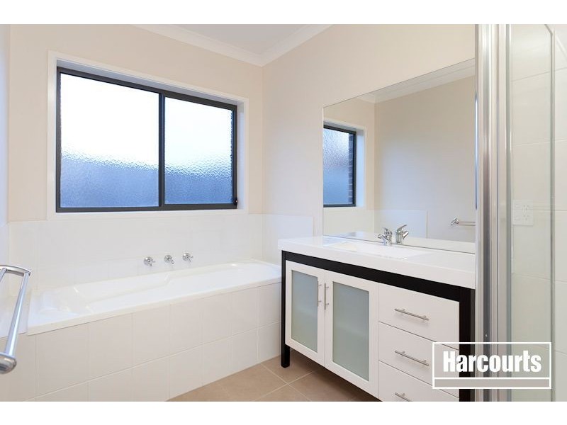 7 Alexia Drive, Berwick VIC 3806