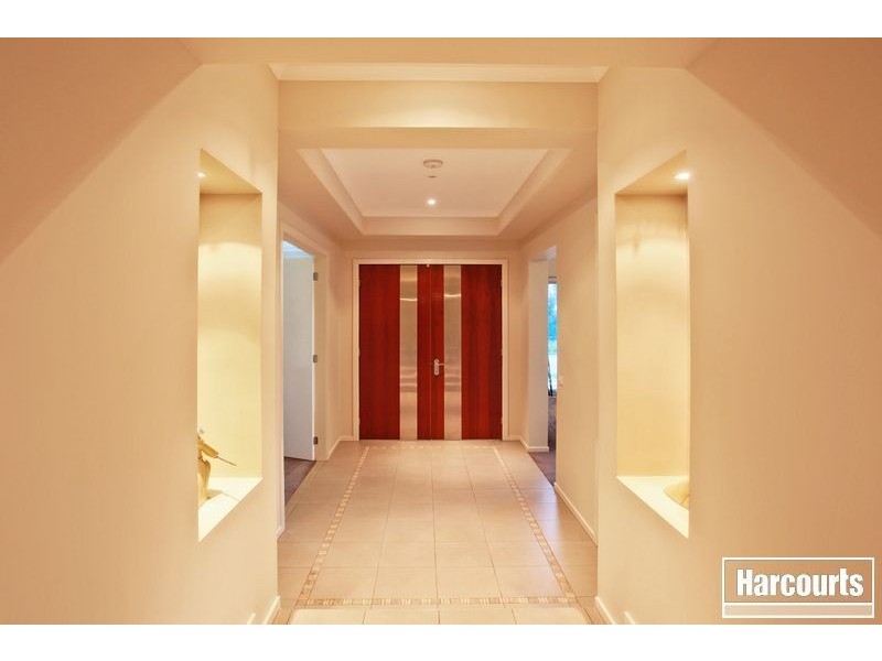 37 Bryn Mawr Boulevard, Berwick VIC 3806