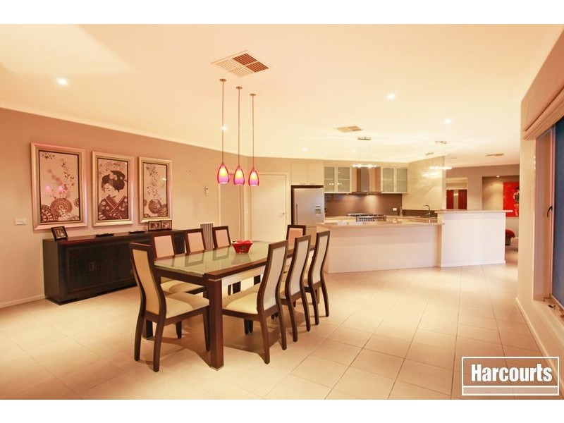 37 Bryn Mawr Boulevard, Berwick VIC 3806