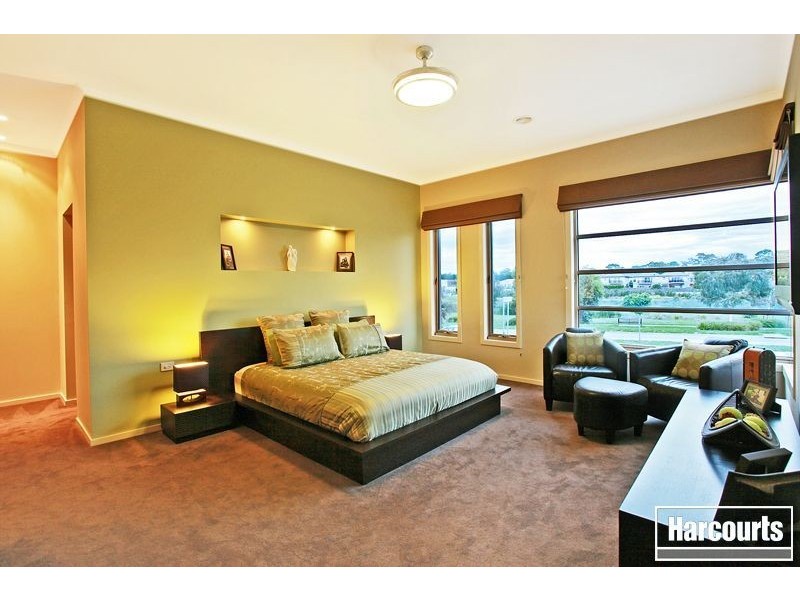 37 Bryn Mawr Boulevard, Berwick VIC 3806