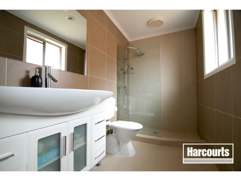 3 George Bass Avenue, Endeavour Hills VIC 3802