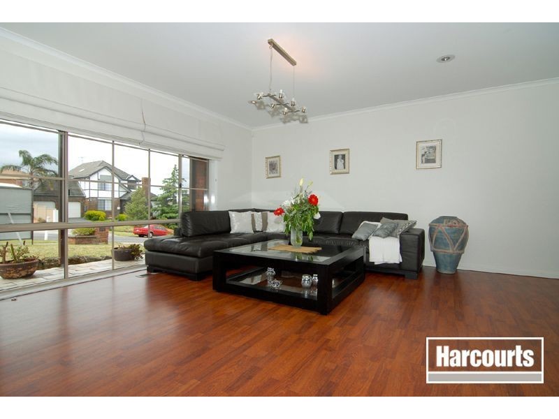 3 George Bass Avenue, Endeavour Hills VIC 3802