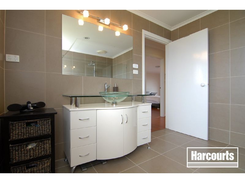 3 George Bass Avenue, Endeavour Hills VIC 3802