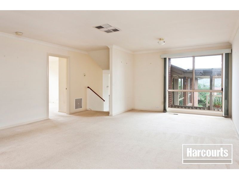 130 Earlsfield Drive, Berwick VIC 3806