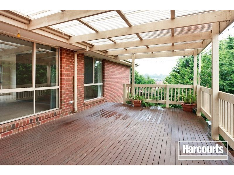 130 Earlsfield Drive, Berwick VIC 3806