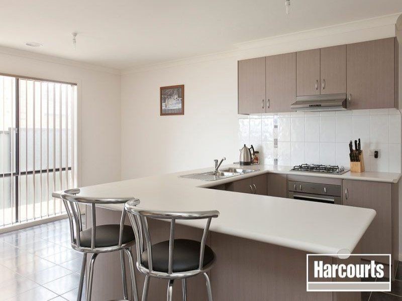 7 Lucerne Cct, Pakenham VIC 3810