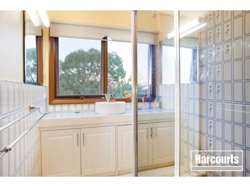 1 Outlook Drive, Berwick VIC 3806