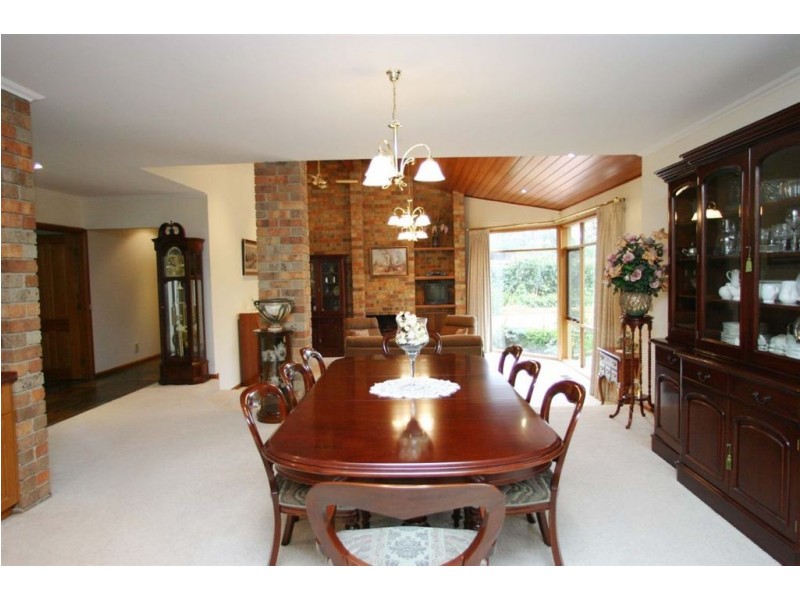 330 Hallam North Road, Lysterfield South VIC 3156