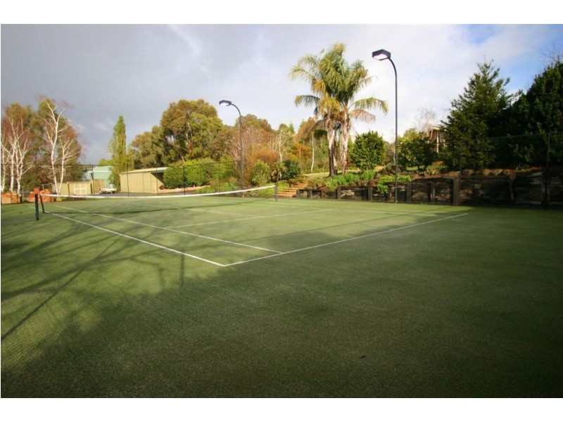 330 Hallam North Road, Lysterfield South VIC 3156