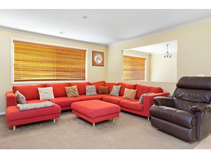 22 Yorkshire Drive, Cranbourne North VIC 3977