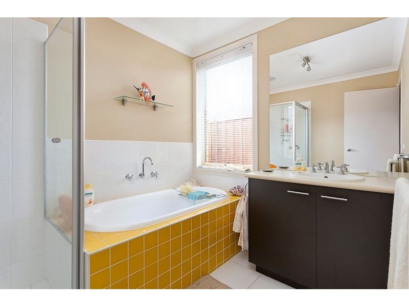 22 Yorkshire Drive, Cranbourne North VIC 3977