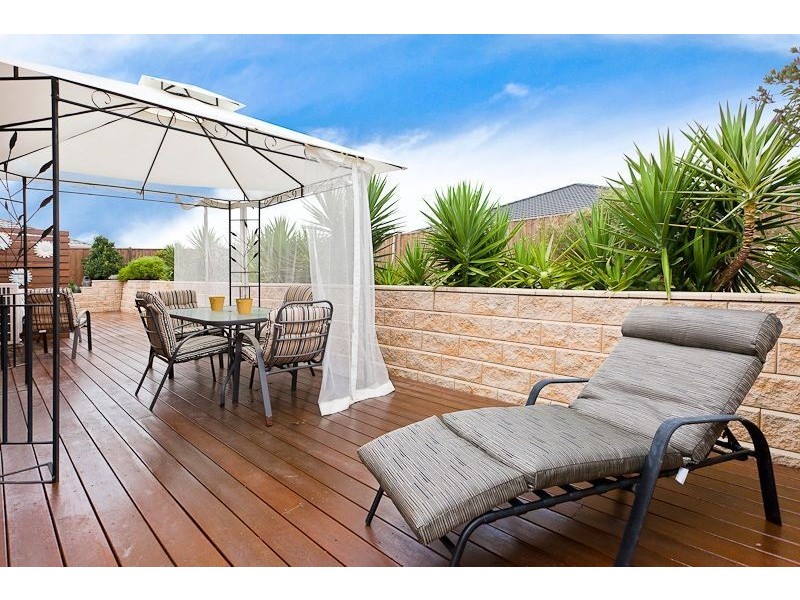 22 Yorkshire Drive, Cranbourne North VIC 3977