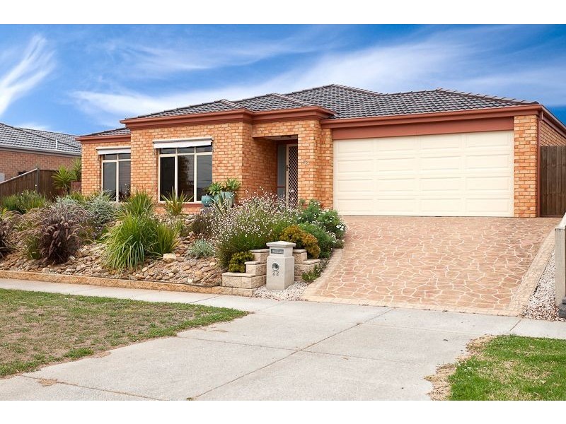 22 Yorkshire Drive, Cranbourne North VIC 3977