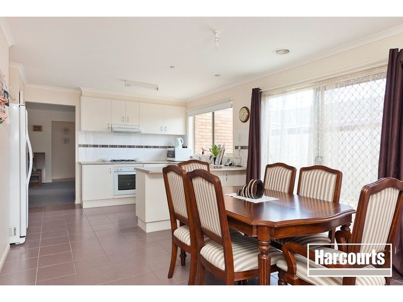 3 Sir Thomas Drive, Pakenham VIC 3810