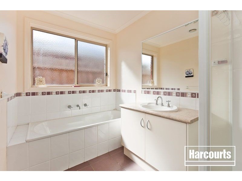 3 Sir Thomas Drive, Pakenham VIC 3810