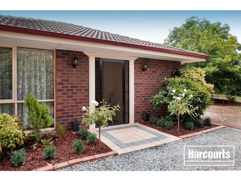 8 Tandderwen Court, Narre Warren North VIC 3804