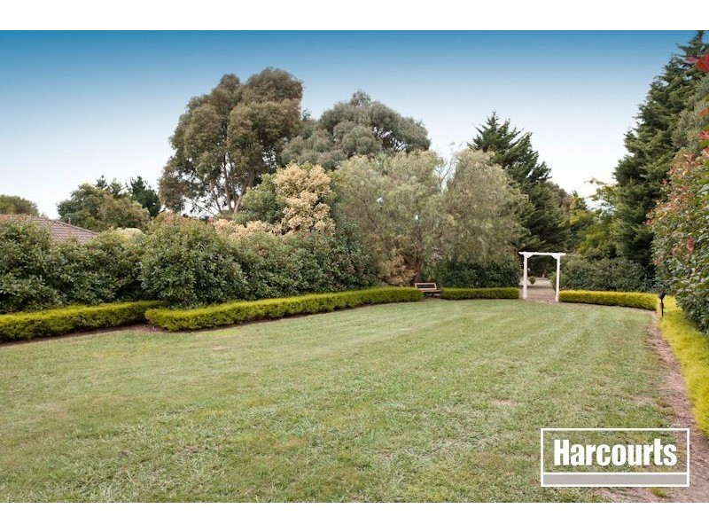 8 Tandderwen Court, Narre Warren North VIC 3804