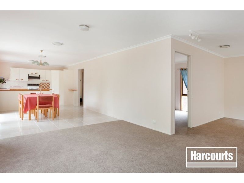 8 Tandderwen Court, Narre Warren North VIC 3804