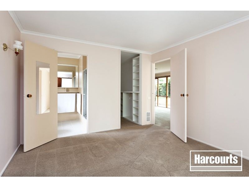 8 Tandderwen Court, Narre Warren North VIC 3804