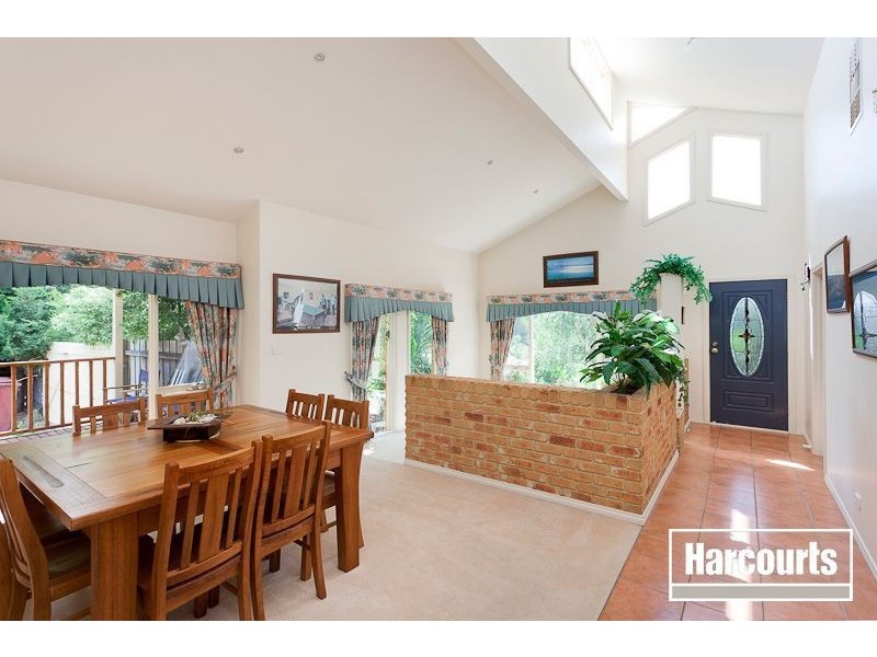 32 Highland Crescent, Narre Warren South VIC 3805