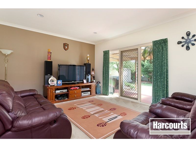 32 Highland Crescent, Narre Warren South VIC 3805