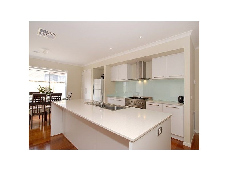 36 Island Circuit, Lyndhurst VIC 3975