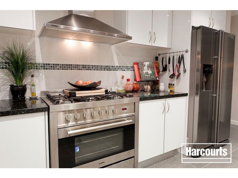 53 Jamieson Way, Berwick VIC 3806