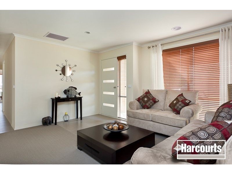 64 Ridgemont Drive, Berwick VIC 3806