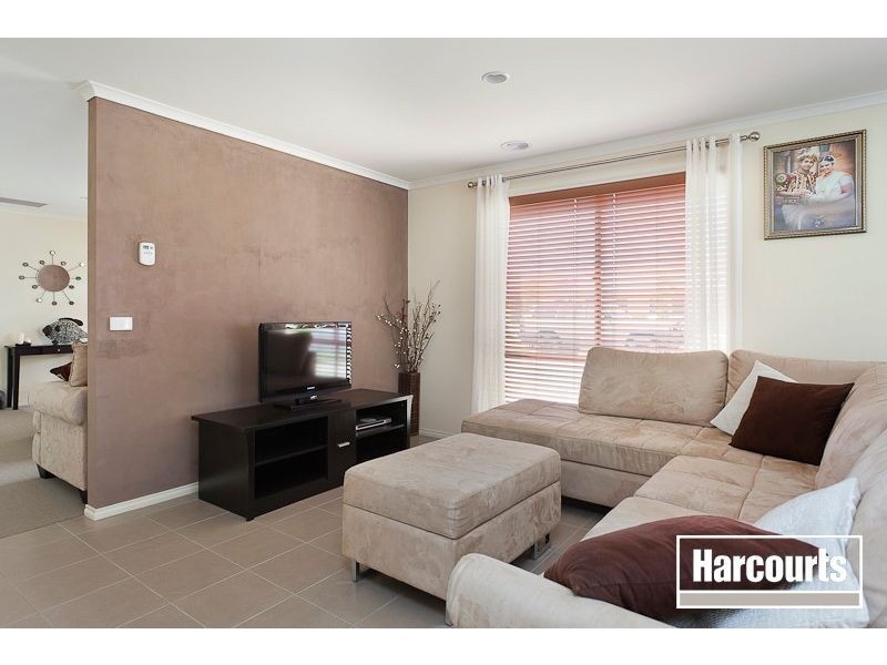 64 Ridgemont Drive, Berwick VIC 3806