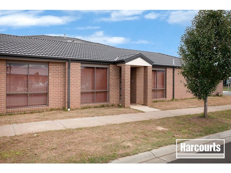 64 Ridgemont Drive, Berwick VIC 3806