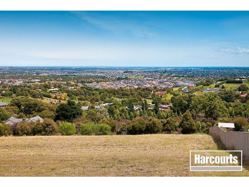 8 Panoramic Tce, Berwick VIC 3806