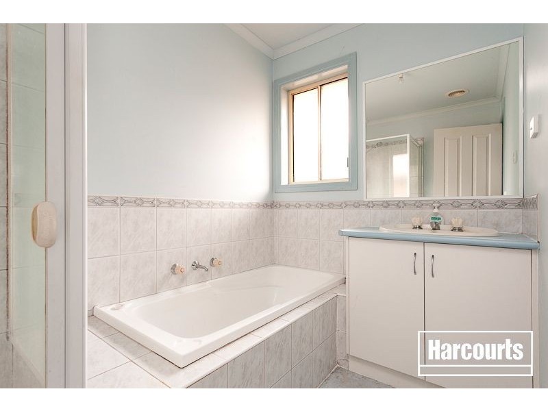 21 Balmaceda Court, Berwick VIC 3806