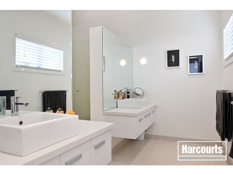 15 Chase Boulevard, Berwick VIC 3806