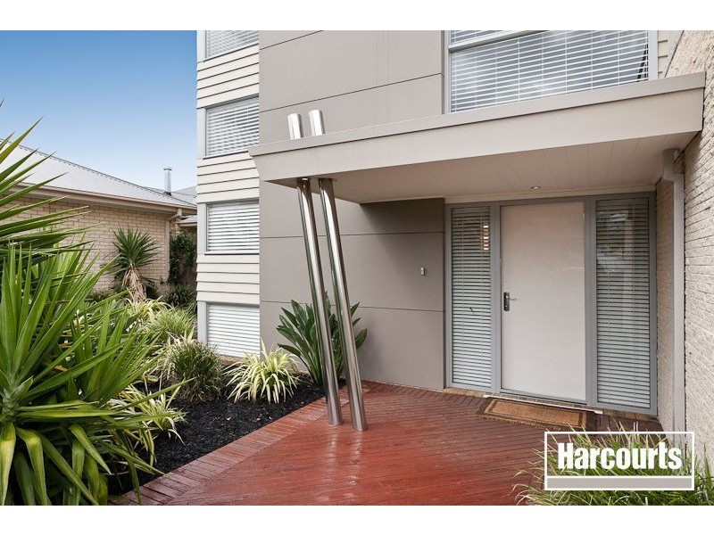 15 Chase Boulevard, Berwick VIC 3806