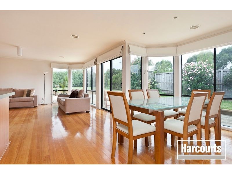 2 Lyrebird Gardens, Berwick VIC 3806