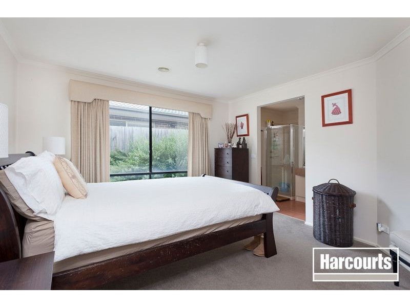 2 Lyrebird Gardens, Berwick VIC 3806