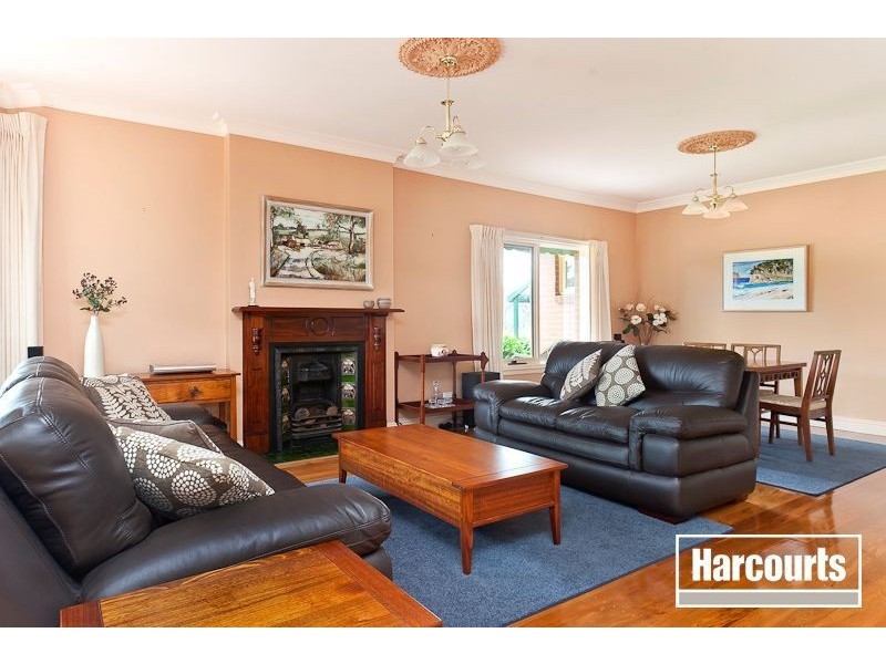 5 Hillsmeade Drive, Narre Warren South VIC 3805